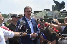 Predsednik Vučić: Nastavićemo sa ulaganjem u Vojsku Srbije