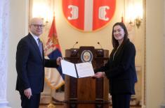 Minister Vučević presents scholarship contracts