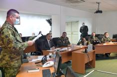 Minister Stefanović talks to members of the Serbian Armed Forces engaged in peacekeeping operations