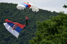 Провера припремљености за свечаност уручења војних застава 72. бригади за специјалне операције и 63. падобранској бригади