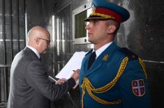 Minister Vučević lays wreath at Monument to Unknown Hero on Mt. Avala to mark Victory Day