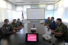 Министар Стефановић обишао полазнике Курса за подофицире РВ и ПВО и позвао младе да се пријаве на конкурс 