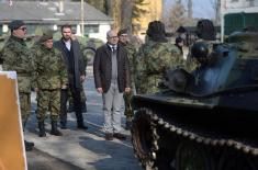 Minister Vučević visits 1st Army Brigade