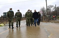 The military assist the flood affected population