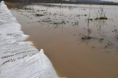 The military assist the flood affected population