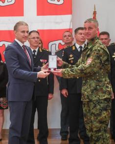 Minister Stefanović presents decorations to members of Ministry of Defence and Serbian Armed Forces