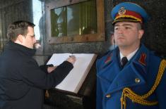 Secretary General of the President of the Republic laid a wreath at the Tomb of the Unknown Soldier on Avala