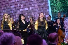 Председник Вучић уручио одликовања јединицама и установама Војске Србије поводом Дана државности