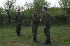 Ministar odbrane i načelnik Generalštaba na Vaskrs u bazi „Medevce“
