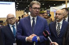 Predsednik Vučić u Abu Dabiju: Nastavićemo sa ulaganjem u našu vojsku i odbrambenu industriju