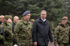 Председник Вучић обишао јединице Војске Србије у Нишу