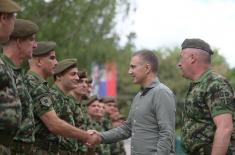 Minister Stefanović Visits 1st Army Brigade Members in Bačka Topola