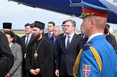 Припадници Гарде Војске Србије почасним шпалиром дочекали хиландарске светиње