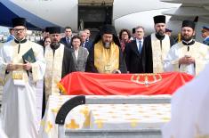 Припадници Гарде Војске Србије почасним шпалиром дочекали хиландарске светиње
