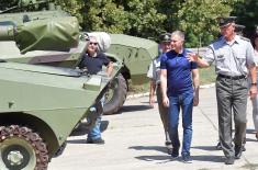 Minister Stefanović visits Military Technical Institute