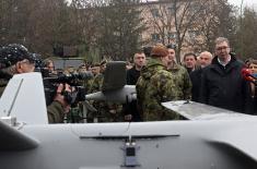 Председник Вучић обишао јединице Војске Србије у Нишу