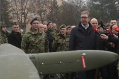 Председник Вучић обишао јединице Војске Србије у Нишу