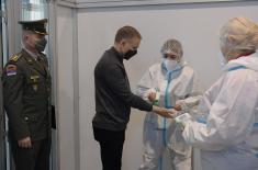Minister Stefanović gets Covid-19 vaccine together with members of the armed forces