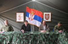 Министар Гашић обишао касарну „Књаз Милош Обреновић“ у Књажевцу