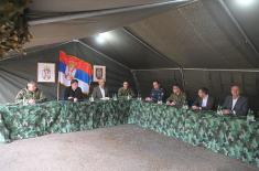 Министар Гашић обишао касарну „Књаз Милош Обреновић“ у Књажевцу