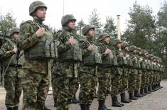 Minister Vučević with members of Serbian Armed Forces at Easter