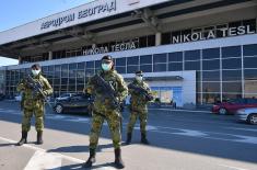 Minister Vulin visited the members of the armed forces at “Nikola Tesla” Airport