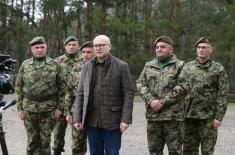 Minister Vučević with members of Serbian Armed Forces at Easter