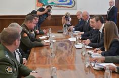 President Vučić meets Minister of Defence of the Republic of Belarus