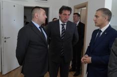 Minister Stefanović attends apartment handover ceremony in Kraljevo: Keep fighting for Serbia the way you always have