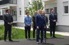 Minister Stefanović attends apartment handover ceremony in Kraljevo: Keep fighting for Serbia the way you always have