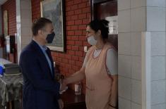 Ministar Stefanović sa učenicima Vojne gimnazije i Srednje stručne vojne škole