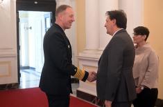 Састанак министра Гашића са командантом Команде здружених снага НАТО у Напуљу адмиралом Вајкофом