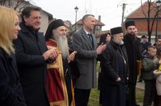 Министар Гашић открио споменик Светом Сави у Крушевцу