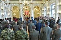 Ministar Vulin: Vojska brine za budućnost dece svojih pripadnika