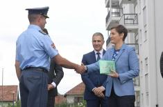 Minister Stefanović attends apartment handover ceremony in Kraljevo: Keep fighting for Serbia the way you always have