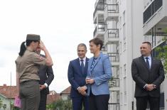 Minister Stefanović attends apartment handover ceremony in Kraljevo: Keep fighting for Serbia the way you always have