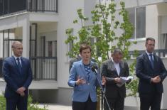 Minister Stefanović attends apartment handover ceremony in Kraljevo: Keep fighting for Serbia the way you always have