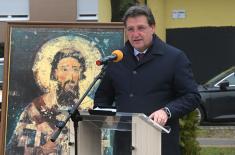 Министар Гашић открио споменик Светом Сави у Крушевцу