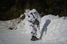 Minister Stefanović visits Military Academy cadets in winter training on Kopaonik Mountain