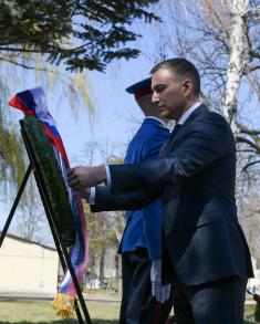 Министар Стефановић положио венац поводом Дана сећања на жртве НАТО агресије 