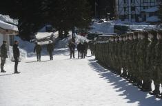 Министар Стефановић обишао кадете Војне академије на обуци у зимским условима на Копаонику 