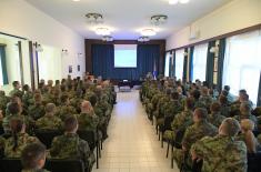 Defence Minister talked to NCOs and professional soldiers from the Guard