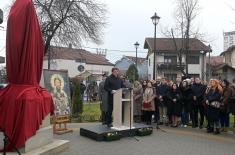 Министар Гашић открио споменик Светом Сави у Крушевцу
