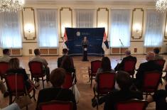 Minister Stefanović gives lecture to students attending French Institute of Advanced Studies in National Defence