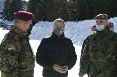 Minister Stefanović visits Military Academy cadets in winter training on Kopaonik Mountain