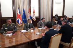 Састанак председника Вучића са министром одбране Уједињеног Краљевства 