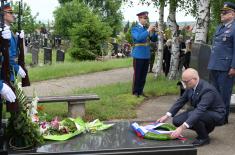 Minister Vučević lays wreath in memory of fallen hero of Paštrik Boško Lemić  