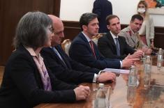 Sastanak predsednika Vučića sa ministrom odbrane Ujedinjenog Kraljevstva 