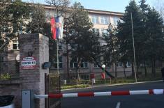 Ministar Stefanović obišao vojnu bolnicu Karaburma 