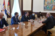 Sastanak predsednika Vučića sa ambasadorom Republike Francuske 